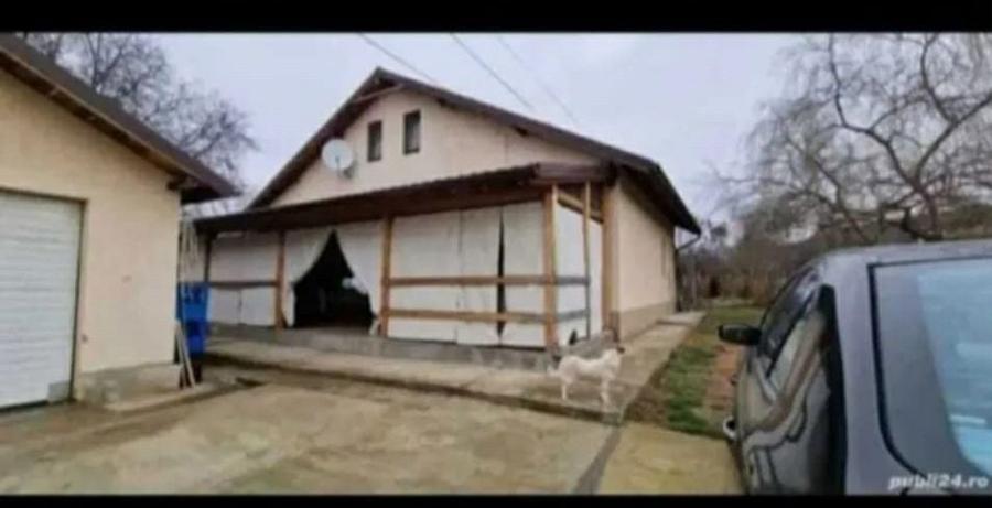 Casa Garaj cu teren de vanzare - 1