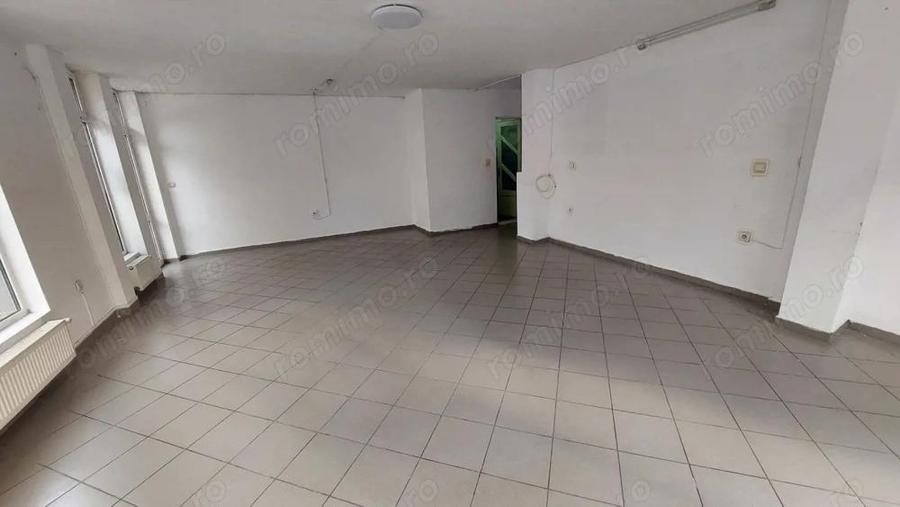 Spatiu comercial 62mp zona Cetate - 2