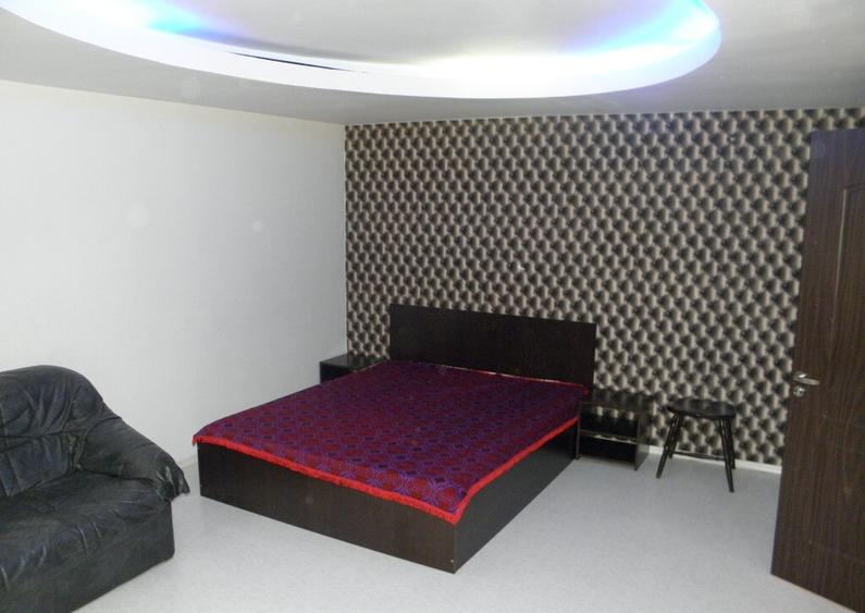 Inchiriez garsoniera decomandata parter Brazda , zona RANDEZVOUS - 2