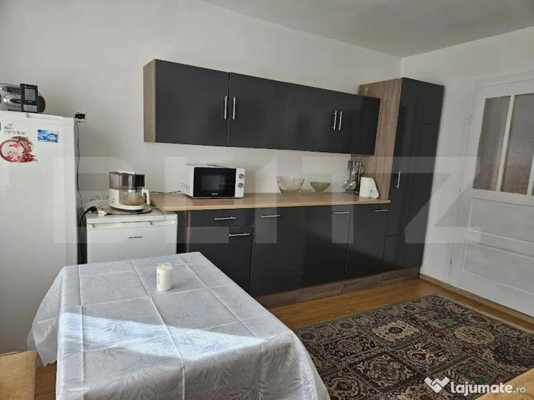 Casa spatioasa cu 4 camere, orasul Campeni - 2