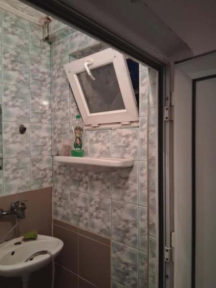 Razboieni-garsoniera de vanzare stradala - 6