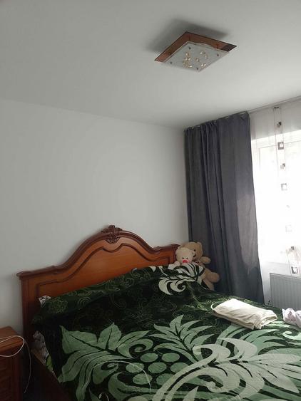 Vand apartament et 4 bloc e3 - 2
