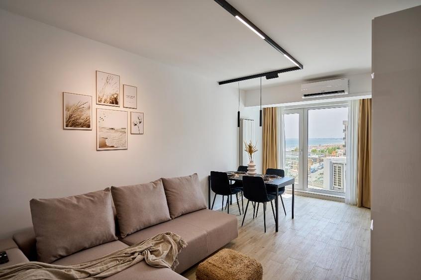 Ofer pentru inchiriere apartament cu doua camere cu vedere perfecta la mare - 1