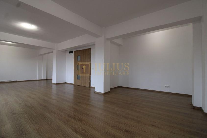 8 incaperi, 2 bai, centrala proprie, 3 locuri de parcare; Lipovei. - 6