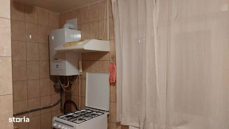 Apartament cu 2 camere semidecomandat, mobilat în Vitan