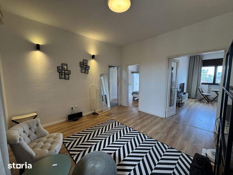Apartament cu 3 camere semidecomandat, mobilat în Eminescu