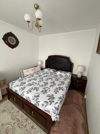 Vând Apartament cu două camere etaj 3 pe mijloc  - 7