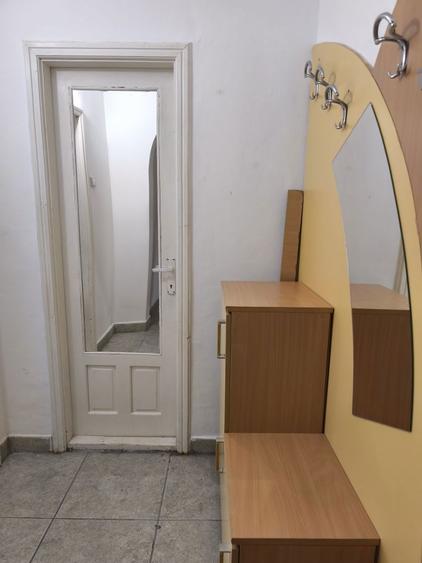 Inchiriez apartament 3 camere - 1