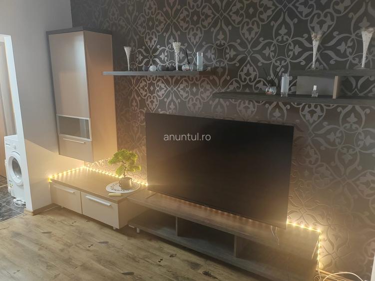 Titan, Metrou 1 Decembrie
