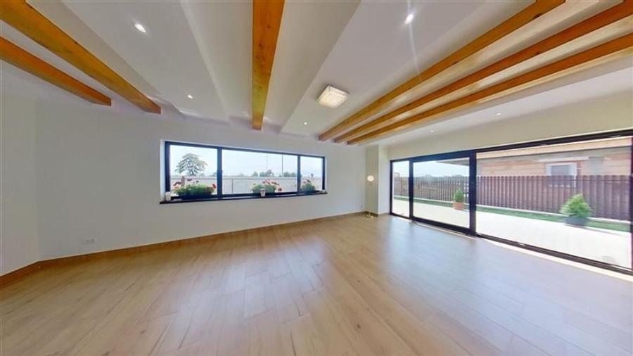 In stil mediteranean, curte proprie, 4 camere, terasa, pod mansardabil, Harman, - 2