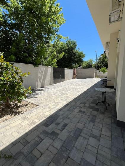 Triplex modern, între Calea Circumvalațiunii și Bulevardul Cetății - 17