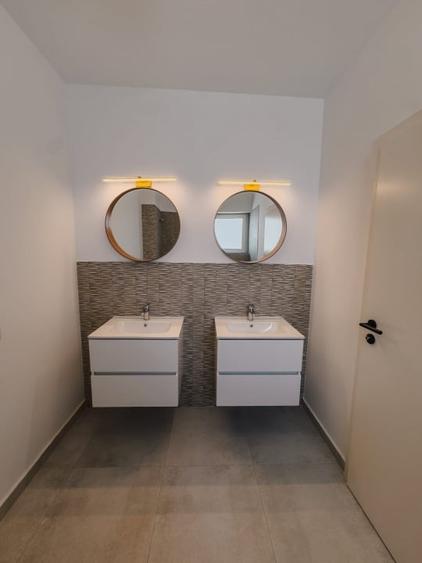 Casă individuală cu 3 camere cu Canalizare în Pipera