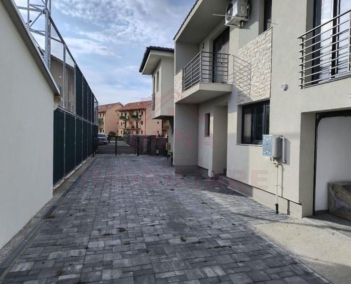 VILĂ TIP TRIPLEX/ LA CHEIE/ &Icirc;N CARANSEBEȘ/,JUD.C-S COMISION 0% - 5