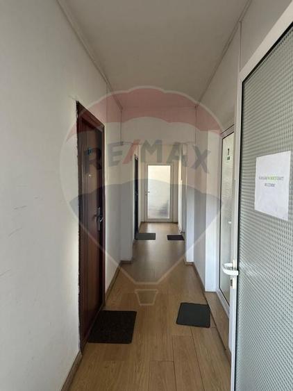 Spațiu / birouri în suprafață de 1200 / 1300 mp teren Central BM - 10