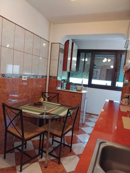 Apartament cu 2 camere semidecomandat în Dristor