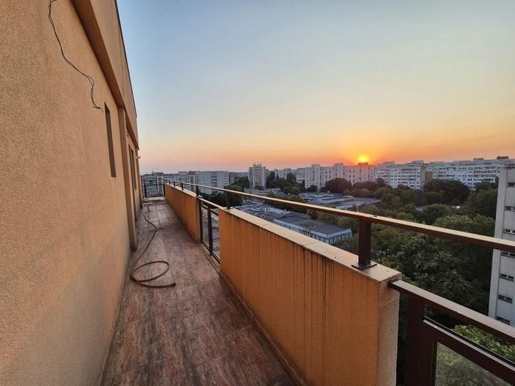 Penthouse 104,97 mp + 192,81 mp terase - piata Sudului - 16