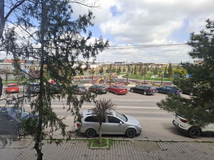 Vand apartament cu 3 camere mobilat - 6