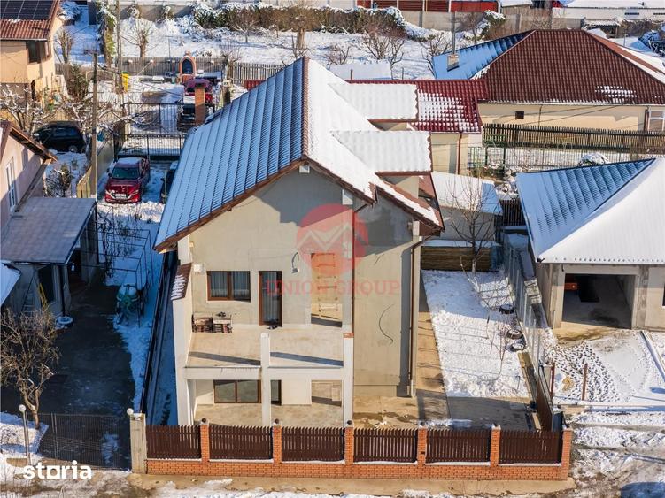 Casă cu 5 camere cu Teren 320 Mp în Valu lui Traian