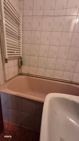 Garsoniera cu o camera confort 1 cu balcon mare si mobilata . - 2