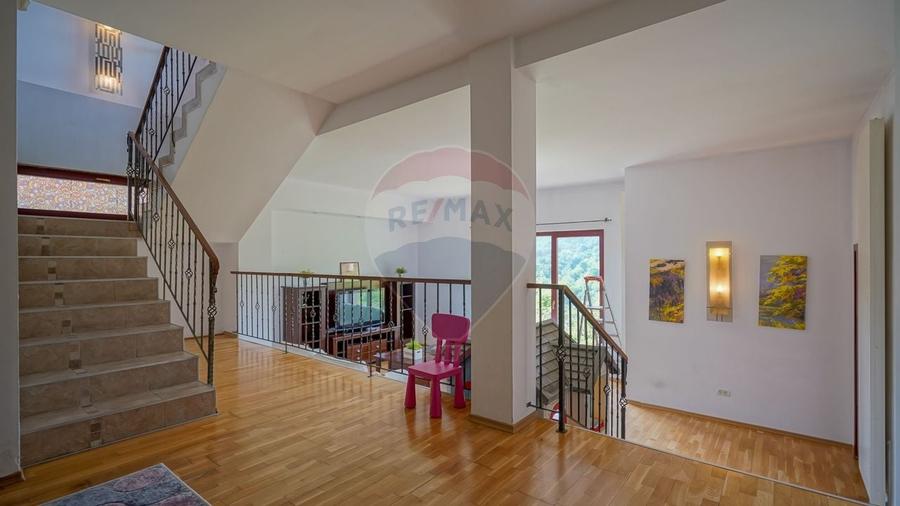 VILA PANORAMICA PE DRUMUL POIENII –PRIVELISTI UNICE ASUPRA BRASOVULUI - 44