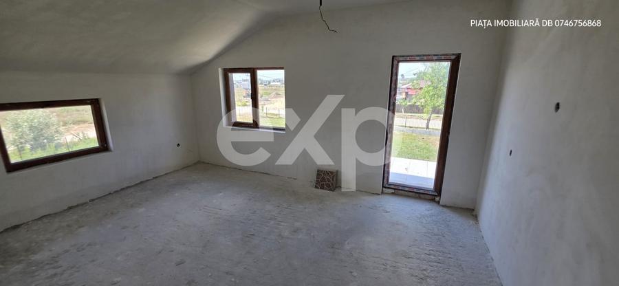 Casă individuală cu 7 camere cu Teren 2000 Mp în Colacu