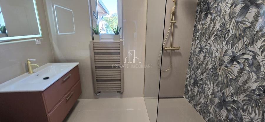 Apartament cu 3 camere decomandat în 7 Noiembrie