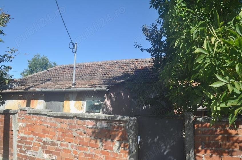 Casă cu 5 camere cu Teren 540 Mp în Fratelia