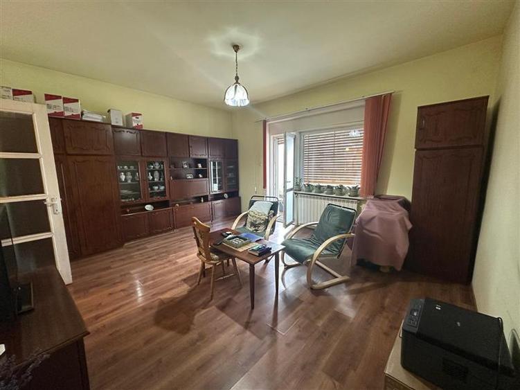 Apartament cu 2 camere decomandat în Vest