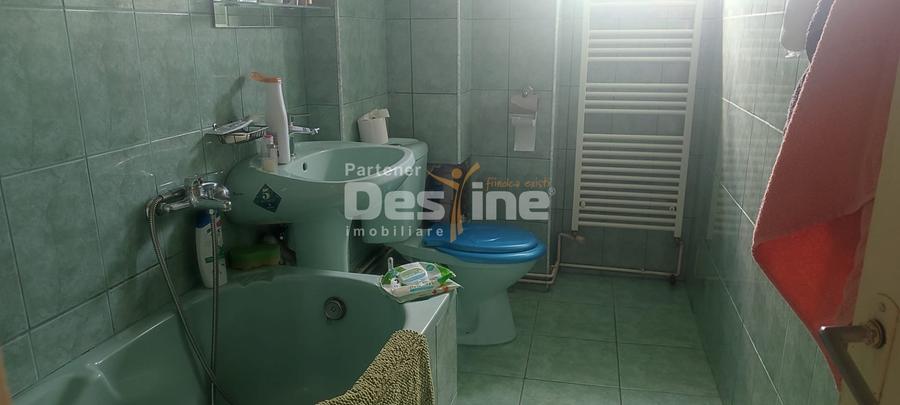 APARTAMENT CU 3 CAMERE IN ZONA MATERNA SITUAT LA ETAJUL 3 BLOC TURN - 11