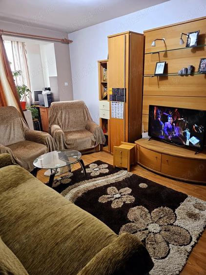 VAND apartament cu 3 camere, decomandat, mobilat si utilat,in MOTRU - 7