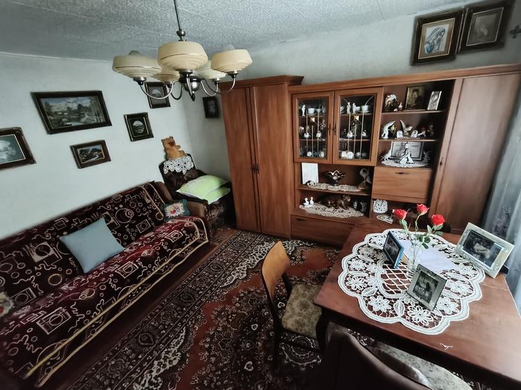Casă cu 4 camere în Zănești