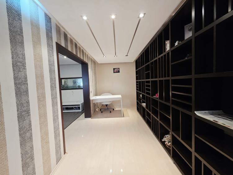 Apartament cu 4 camere decomandat în Mazepa 1