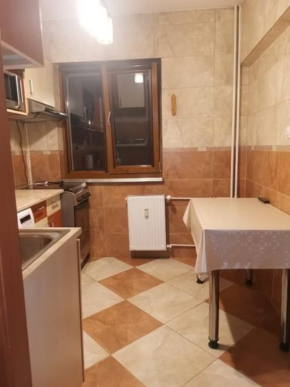 Apartament cu 2 camere decomandat, mobilat în Berceni