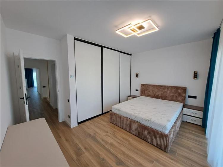 Duplex cu 5 camere cu Canalizare în Iris