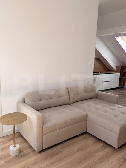 Apartament cu 2 camere semidecomandat, mobilat în Florești
