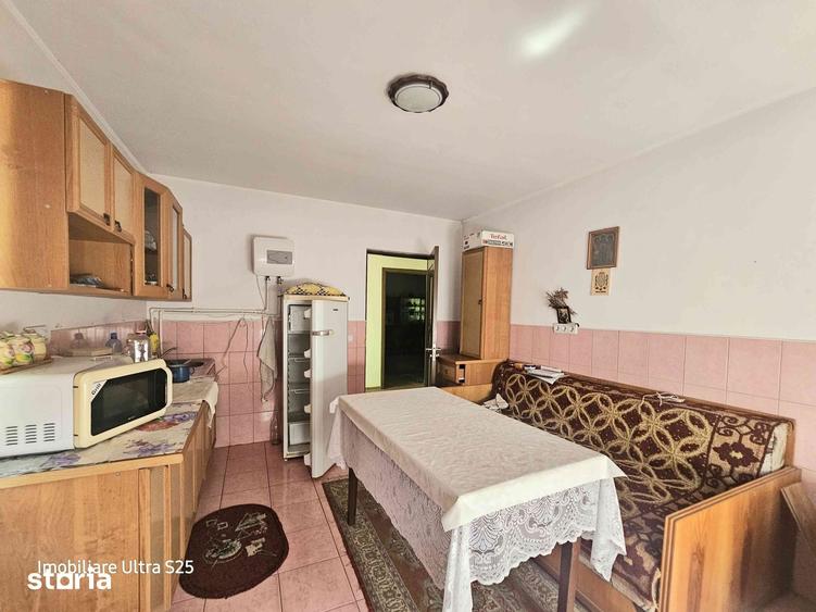 Casă cu 3 camere cu Teren 2078 Mp în Romanu