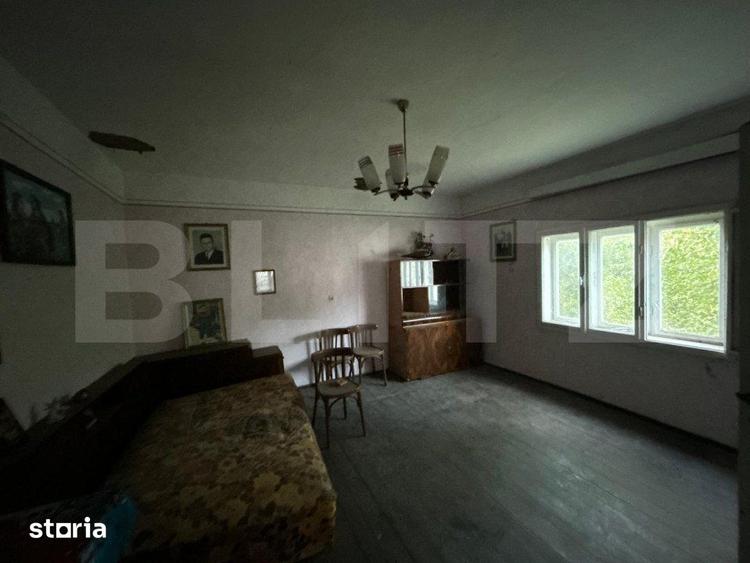 Casă cu 4 camere cu Teren 2000 Mp în Central