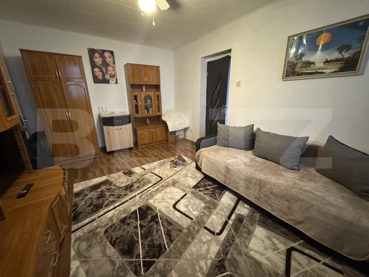 Apartament cu 3 camere semidecomandat, mobilat în Splai Bahlui