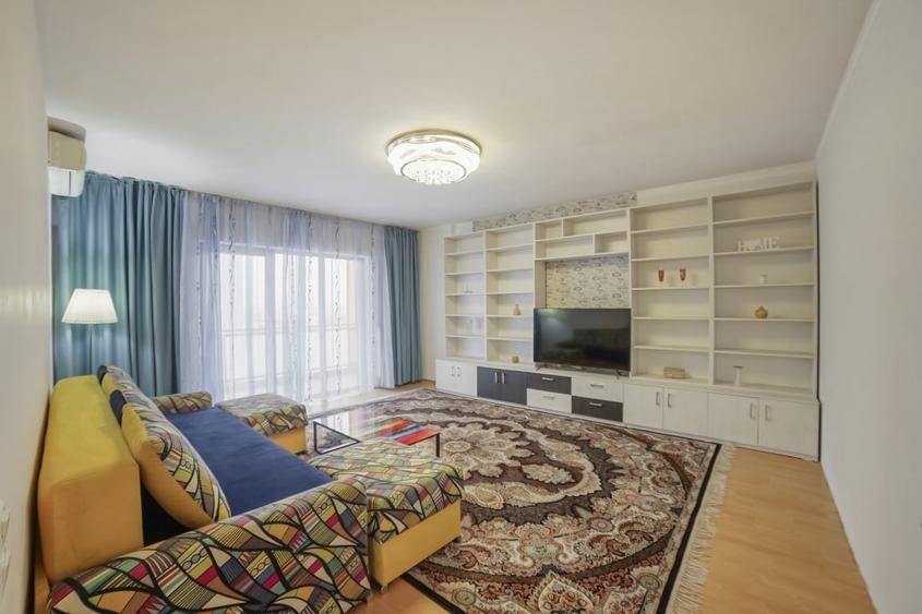 Apartament cu 3 camere decomandat, mobilat în Baicului