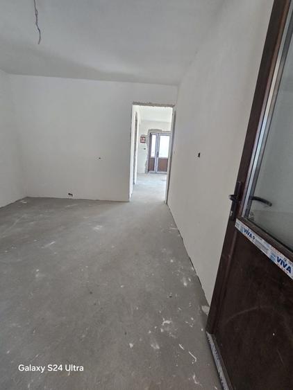 Casă cu 4 camere în Bariera Vâlcii