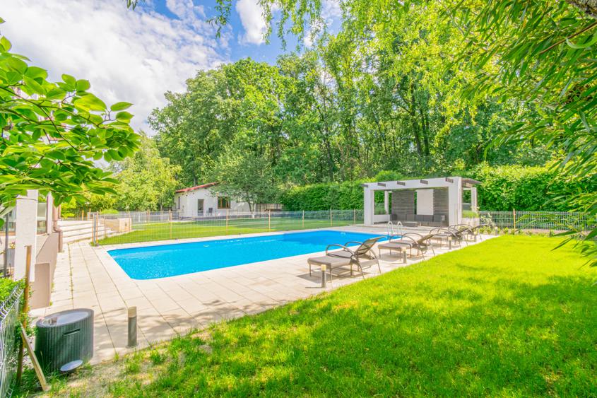 Casă individuală cu 5 camere cu Piscina în Corbeanca