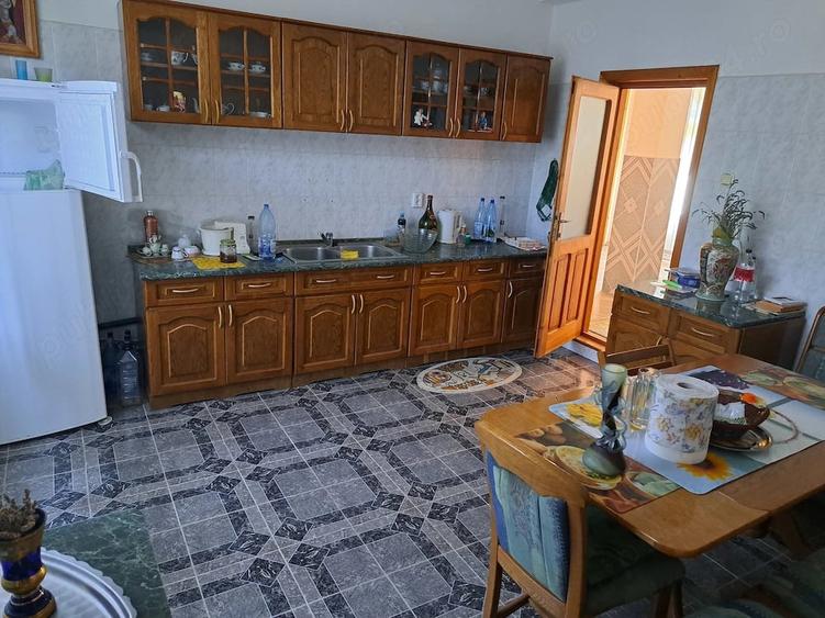 Casă cu 2 camere cu Teren 1000 Mp în Vânători