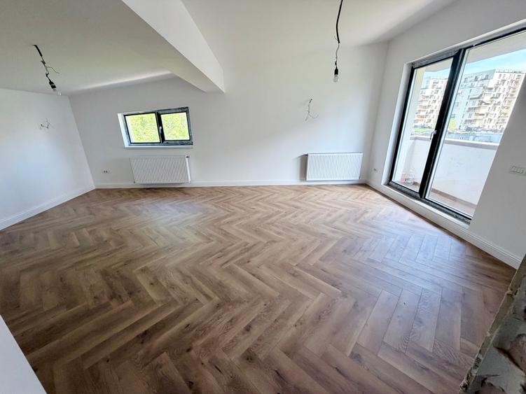 Duplex cu 4 camere cu Canalizare în Metalurgiei