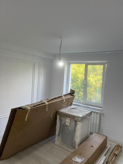 Apartament cu 3 camere semidecomandat în Crișan
