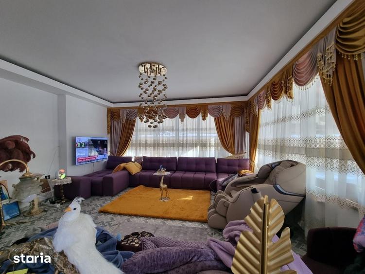 Casă cu 7 camere cu Teren 600 Mp în Fundeni
