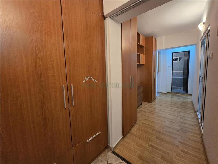 Apartament cu 3 camere decomandat, mobilat în Brâncoveanu