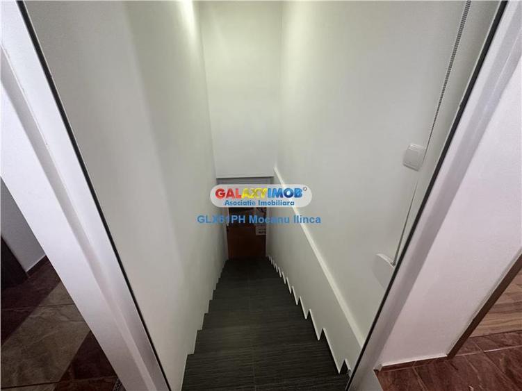 Casă cu 8 camere cu Teren 250 Mp în Malu Roșu