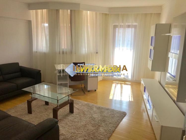Apartament cu 2 camere decomandat, mobilat în Central