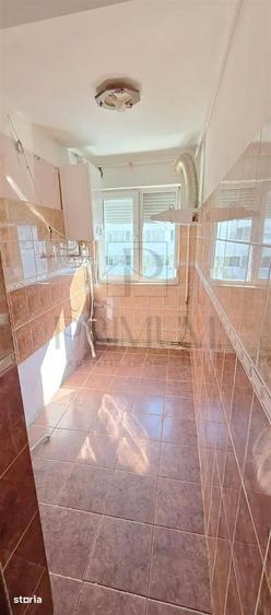 Apartament cu 4 camere semidecomandat în Circumvalațiunii