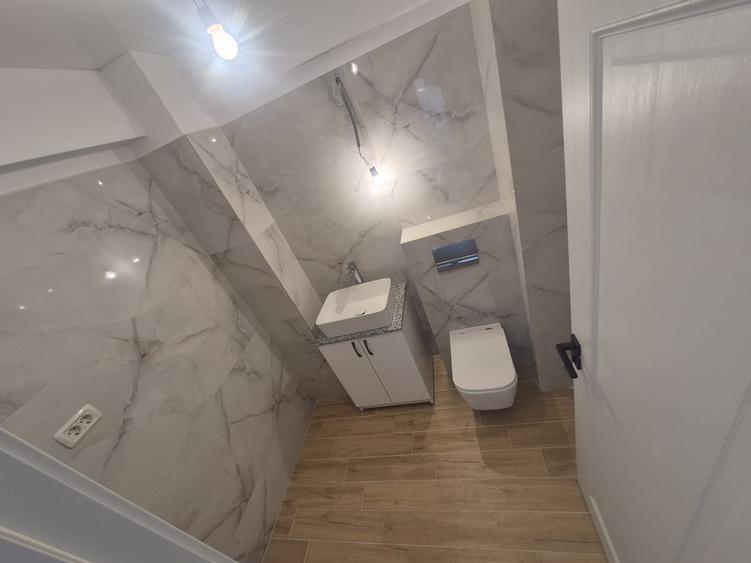 Apartament cu 3 camere decomandat în Nicolina
